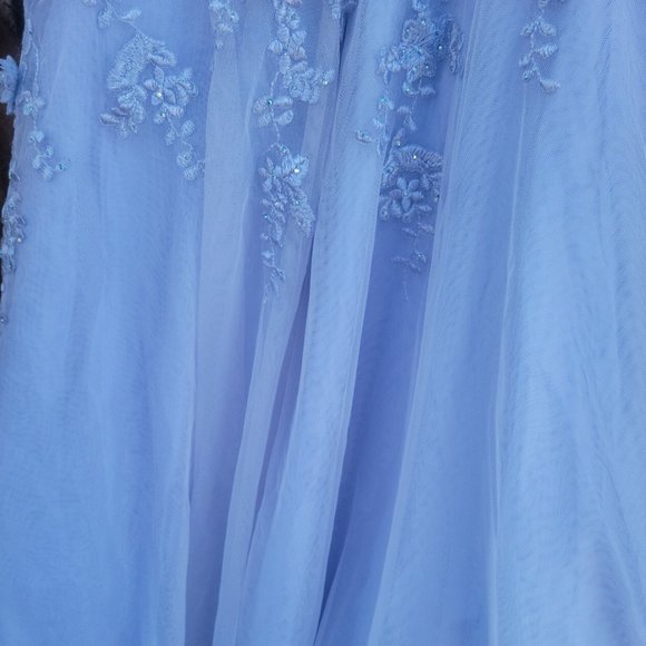 Xscape lace ball gown - Picture 10 of 13